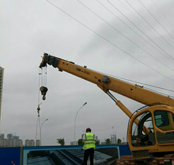 高壓近電防護(hù)預(yù)警裝置